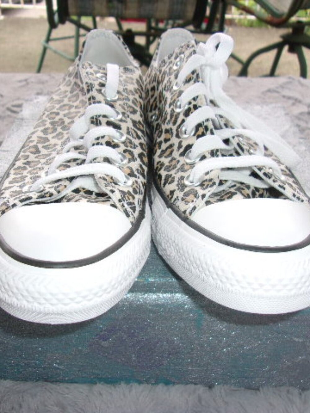 S-231 WOMENS CONVERSE CHUCK TAYLOR LOWTOPS LEOPARD PRINT W/BOX - Picture 4 of 9